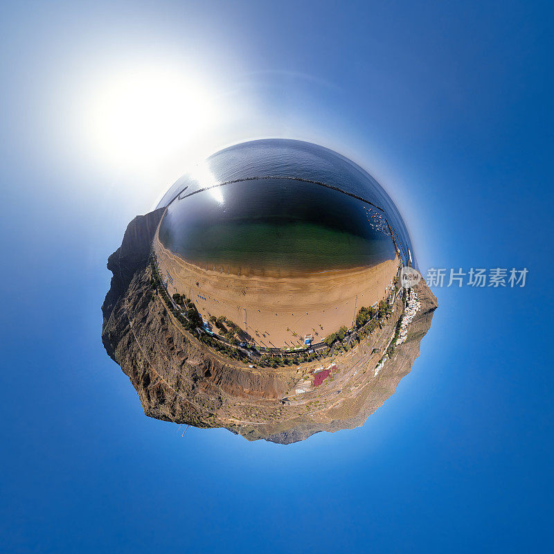 Playa de Las Teresitas海滩和圣安德烈斯村，特内里费，加那利群岛，西班牙的小行星球形航空全景图。